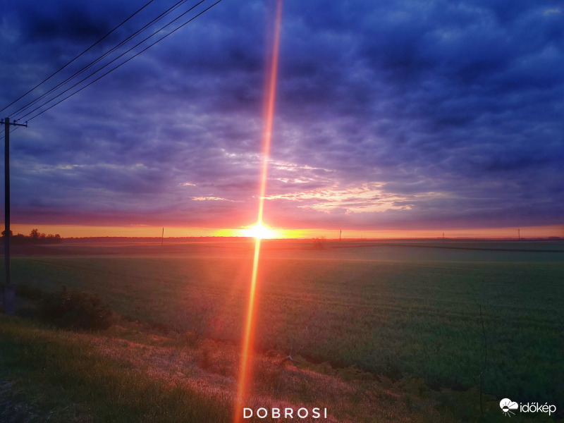 Hajnalban még a nap is más.