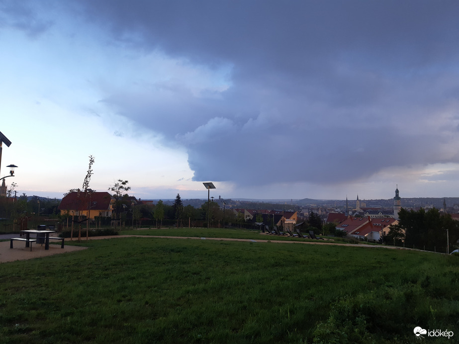 Egy órája Sopronban