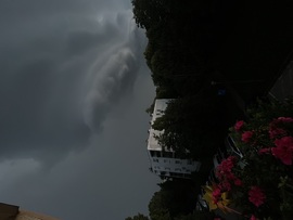 Vihar, a semmiből