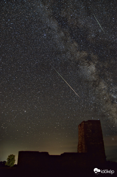 Perseidák a templom felett (2021)