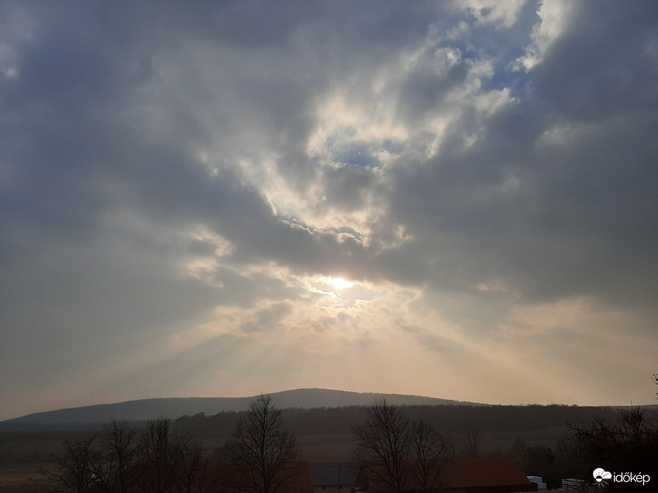 Ma láttuk egy kicsit a Napot