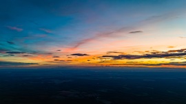 Lencsefelhők az alkonyatban