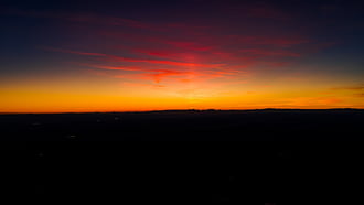 Naposzlop a tüzes naplementében