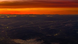 Alkonyati Fények a Tájon