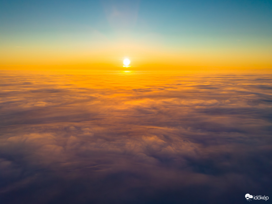 Naplemente a hidegpárna felett