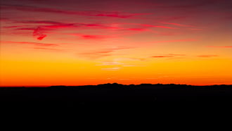 Naposzlop a tüzes naplementében