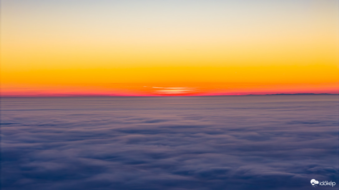 Naplemente a hidegpárna felett