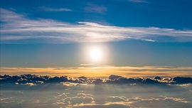 Örök napfény a felhők felett