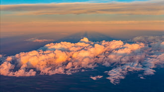 Lángoló fellegek és alkonyati ellensugár