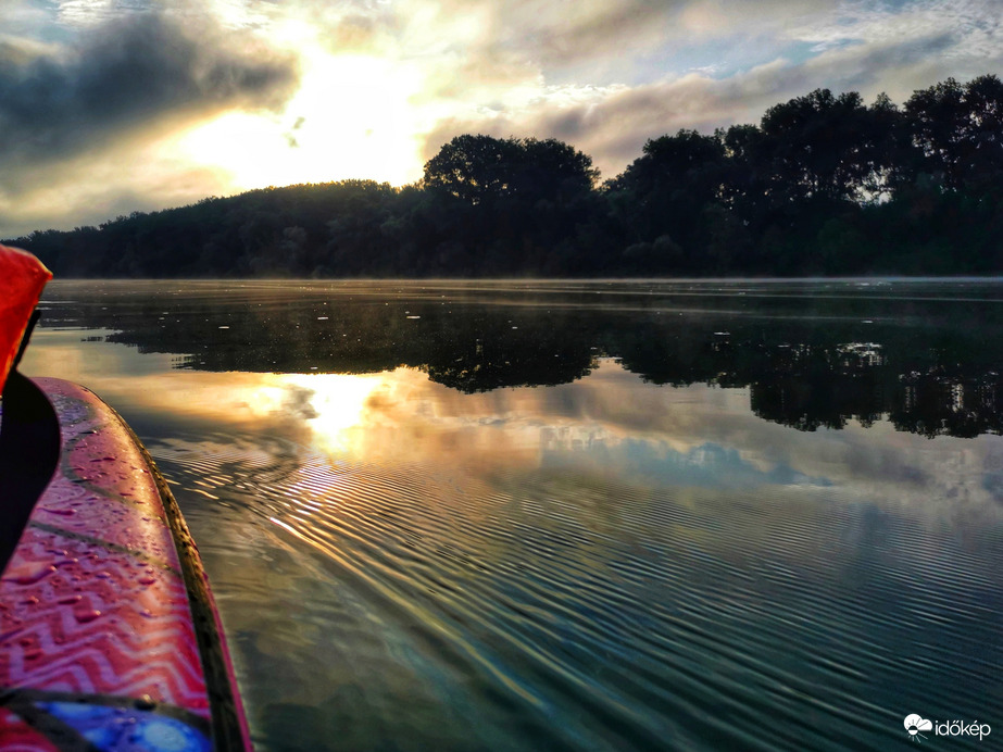 Hajnal..., amikor csak ketten vagyunk, a Tisza és én. 