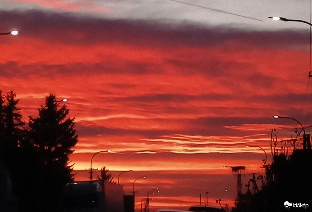 Vörös napnyugta ma. :)