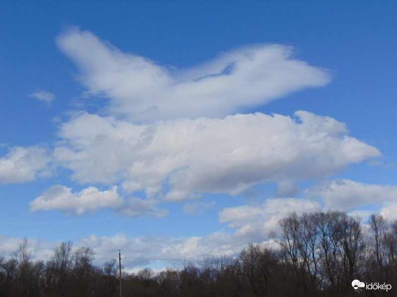 Délután "leszállt egy repülő egy felhőre" :)