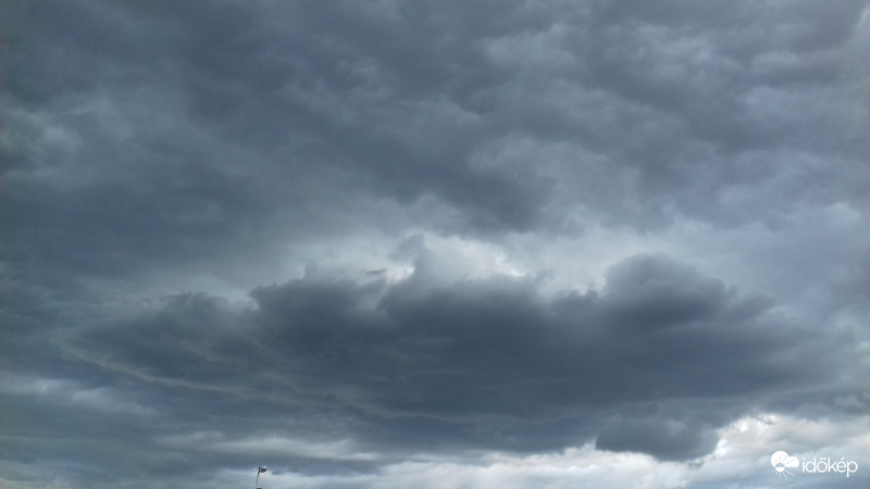 Érkező front felhőzete 2.