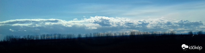 Kora tavaszi látvány a Fertő-parti út mentén