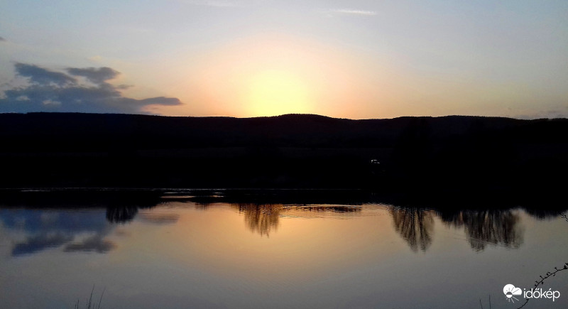 Egy érdekes naplemente a Gida-pataki tónál