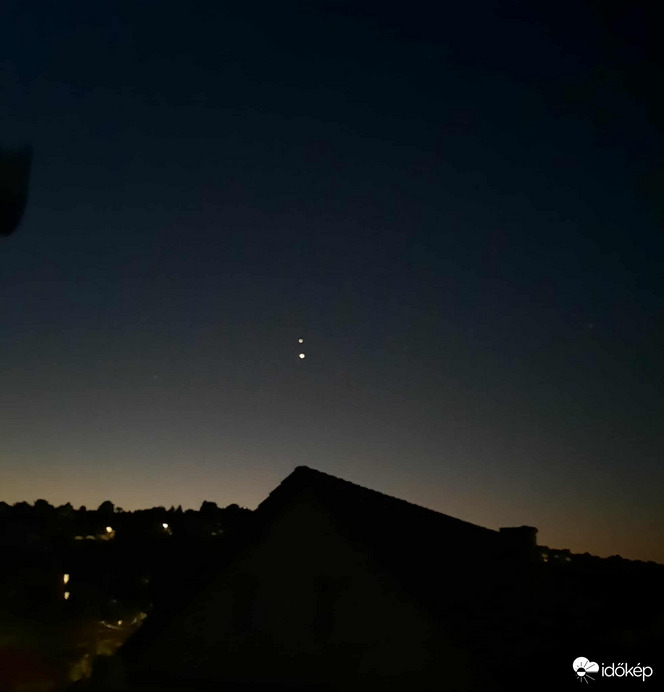 Vénusz és Jupiter
