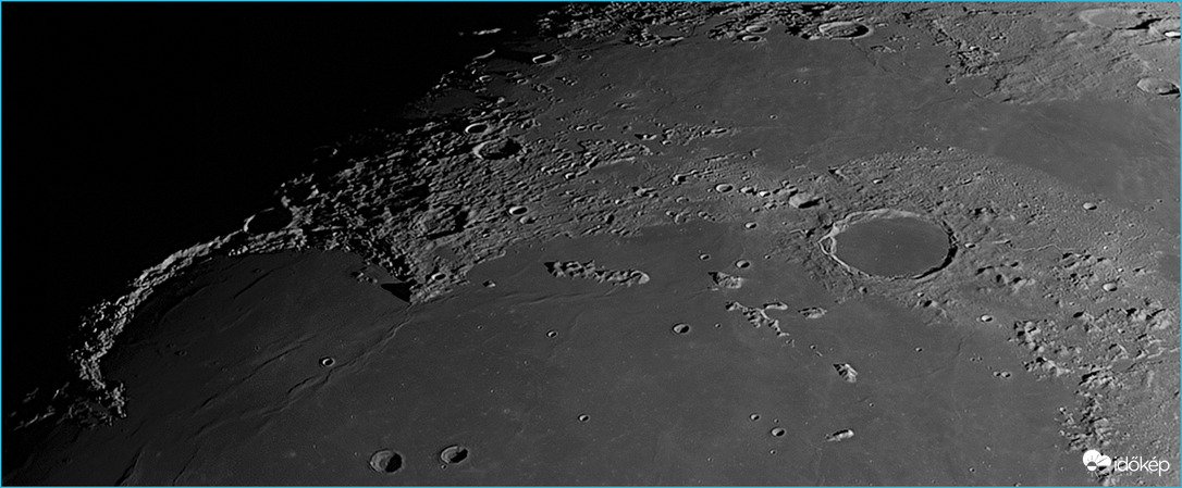 A Sinus Iridium és a Plato-kráter