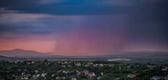 Csapadéksáv naplementekor