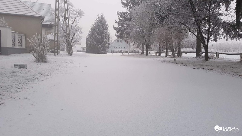 Ipari hó Gyöngyösfaluban 2016.12.06.