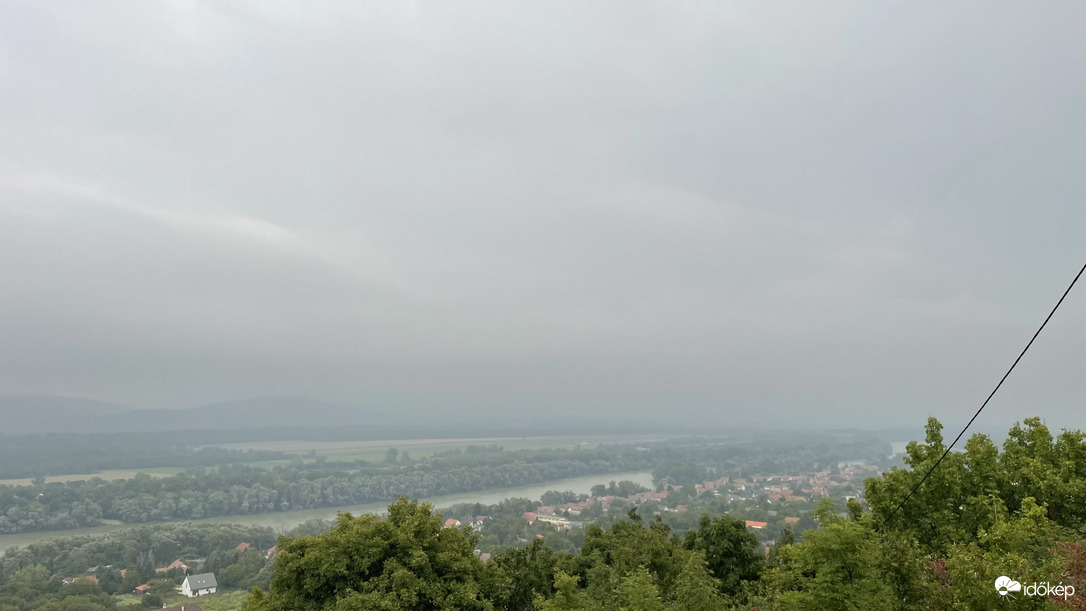 Kezdődik