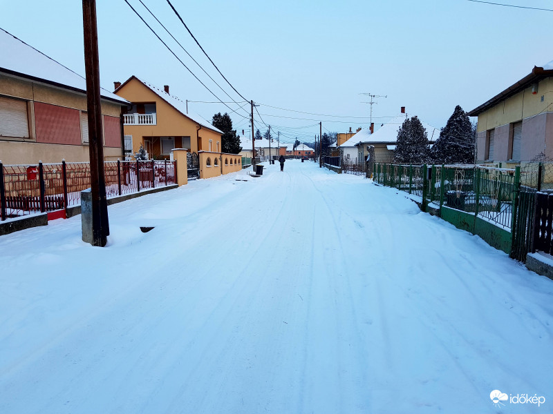 Hó reggelt Polgárdi