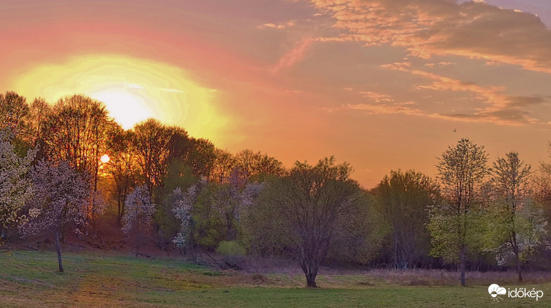 Naplemente ma  a Bakonyban