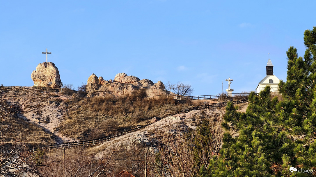 Budaörs - Kő hegy a kápolnával