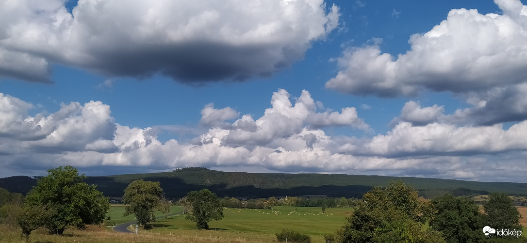 Sáska felett az ég