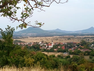 Falucska a hegyről!