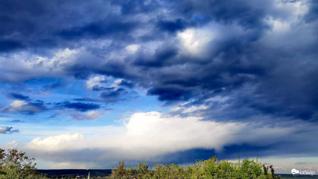 Délutáni felhővarázs 