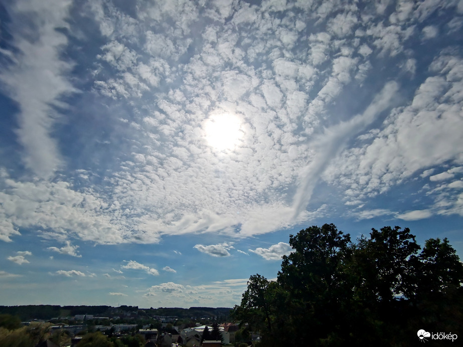 Vasárnap délutáni felhővarázs 