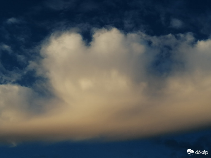 Felhő Nagykanizsán, 19.30h-kor