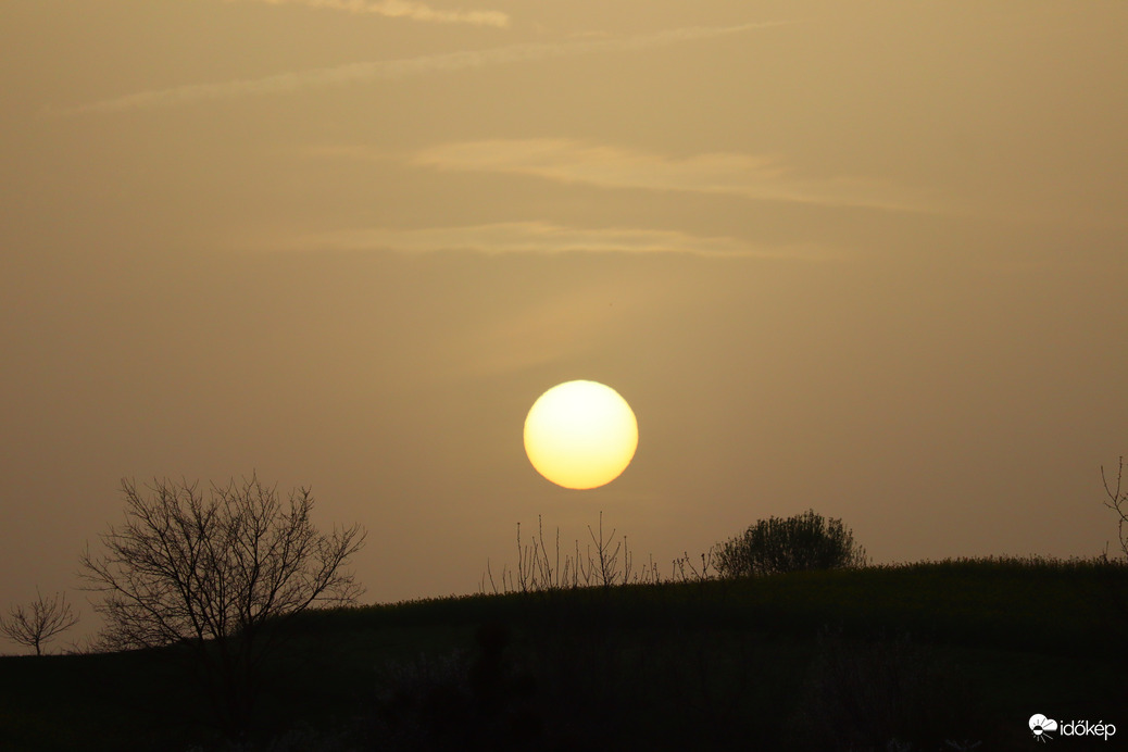 Sun in the dust