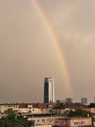 Szivárvány a Mol-torony felett