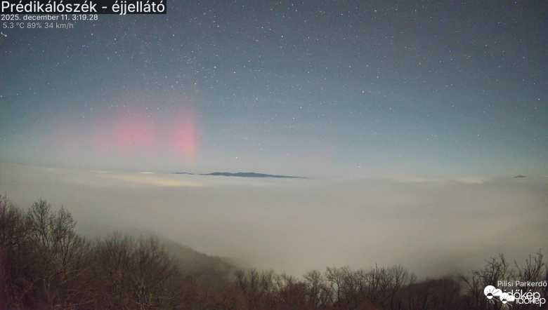 Sarki fény a köd felett a Prédikálószéki webkamerán