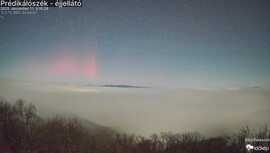 Sarki fény a köd felett a Prédikálószéki webkamerán