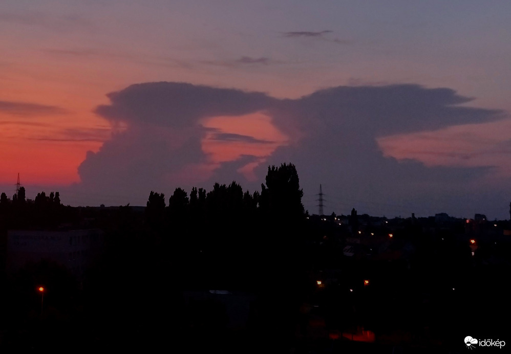 Ikertornyok a Naplementében