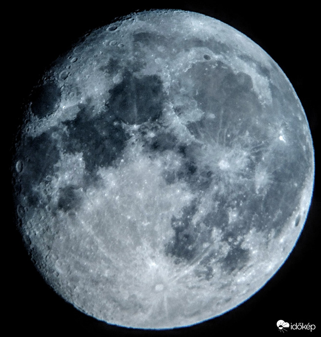 A mai Hold megtükrözve