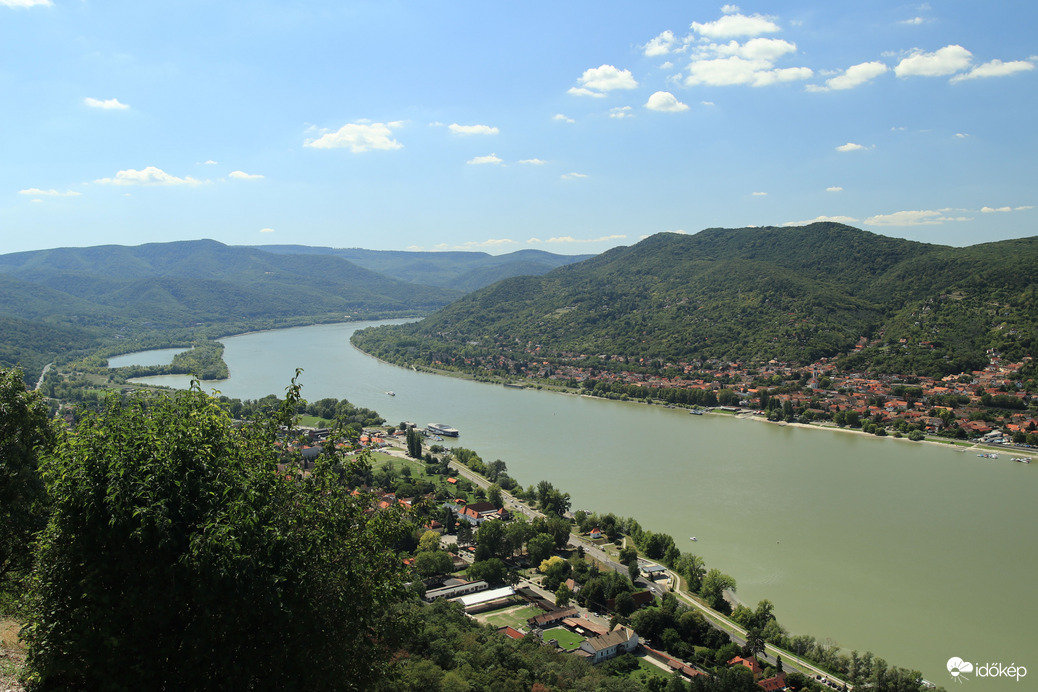 A Duna kanyar  a Visegrádi várból.