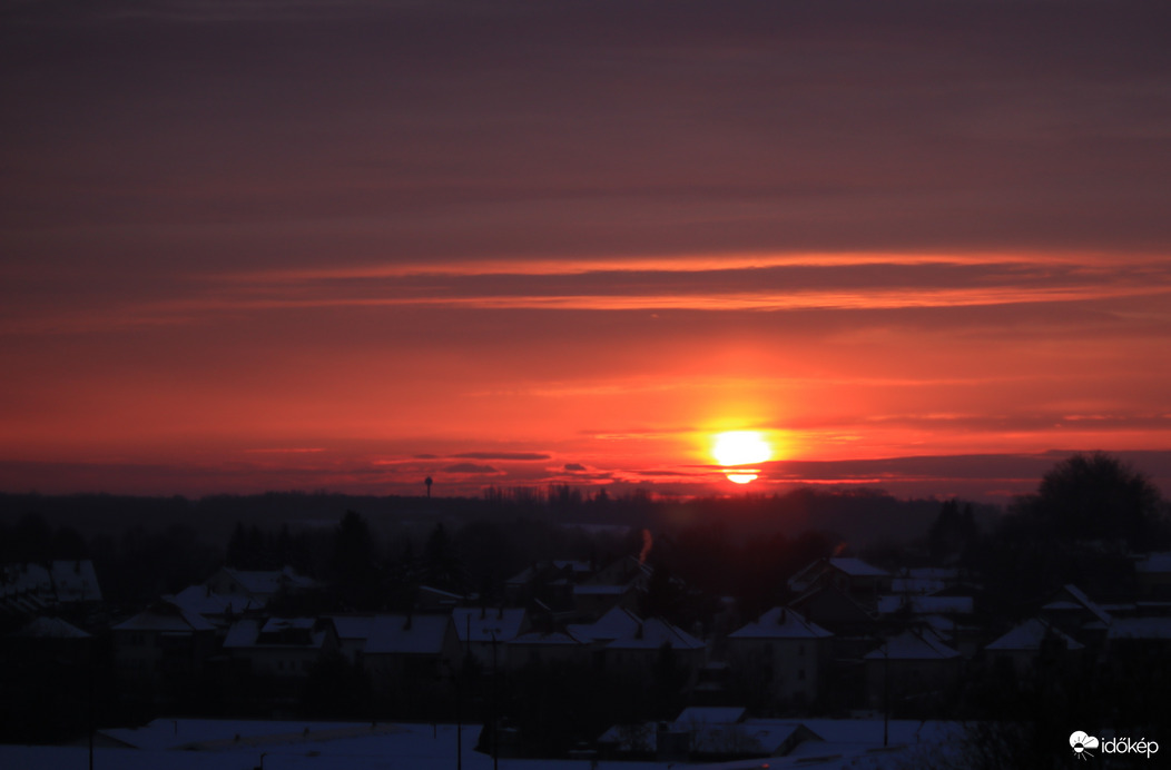 ... pár percre kikandikált a Nap ...