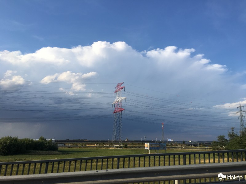 Zivatar a Weinviertel és Dél-Morvaország felett