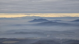 Hullámzó ködtenger