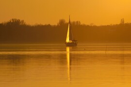 Aranyba öltözött naplemente