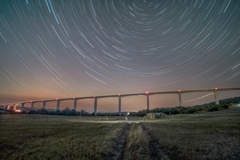 Völgyhíd és csillagjárás