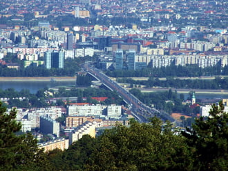 Fentről a város 