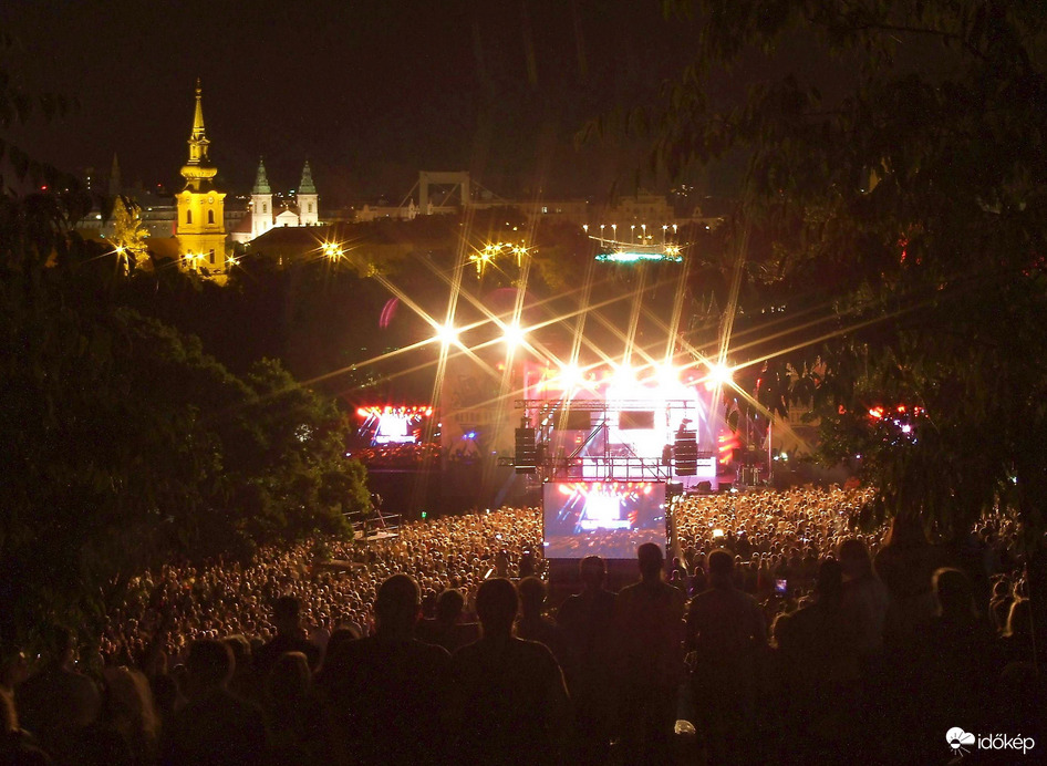 Tabáni szabadtéri koncert (Neoton) :)