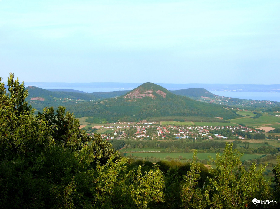 Kilátás a hegytetőről 