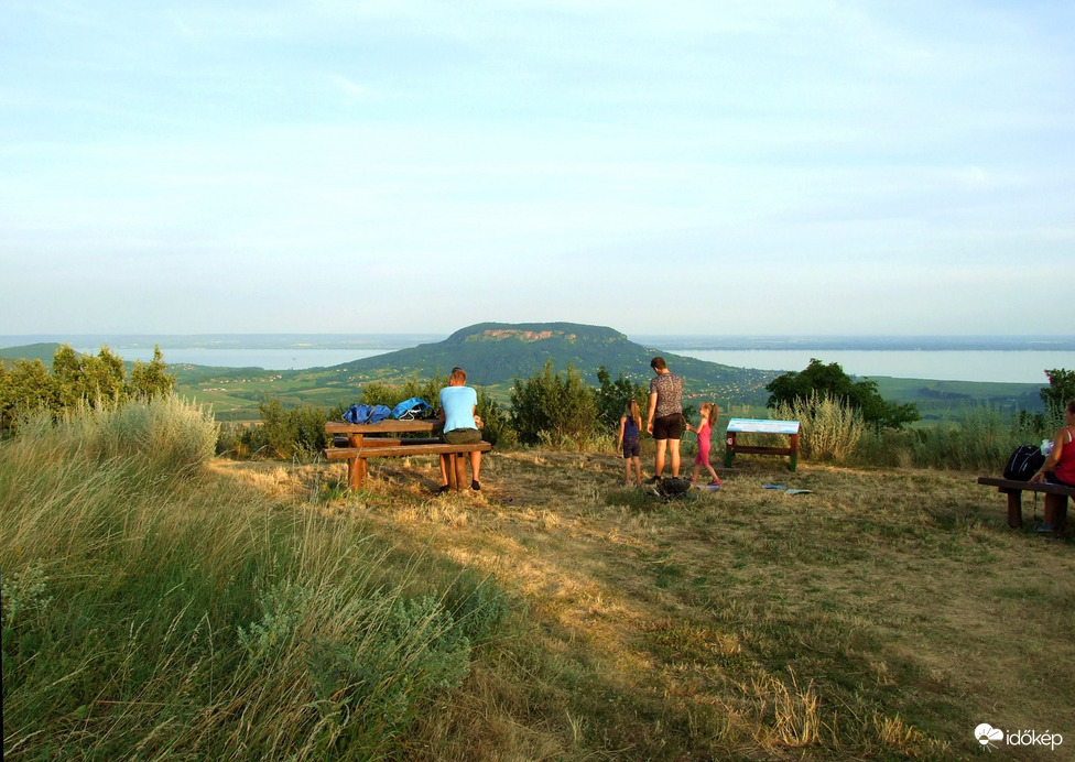 Kilátás a hegytetőről 