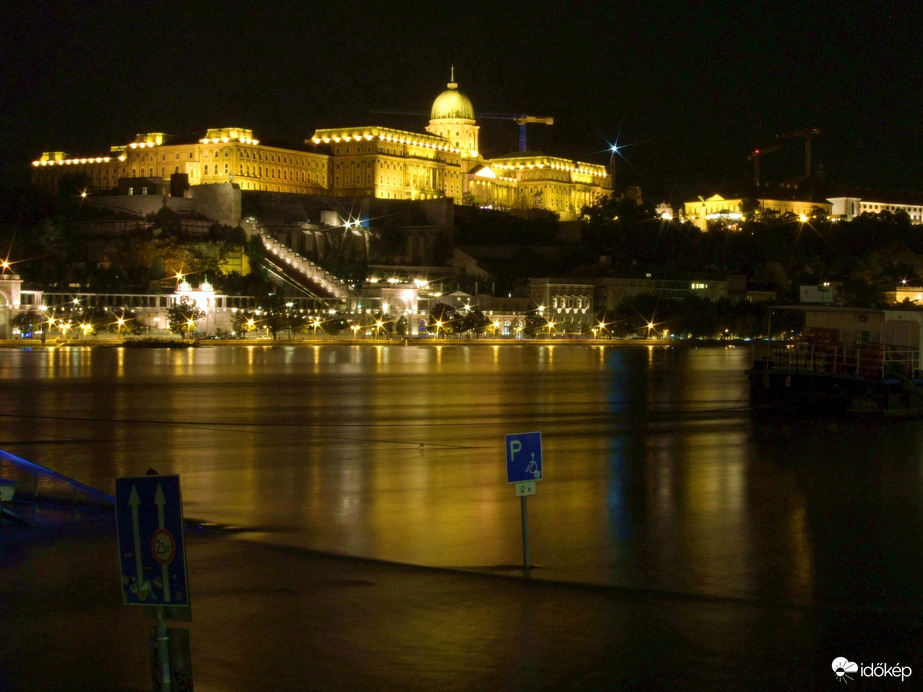 "Budapest - aranypart"