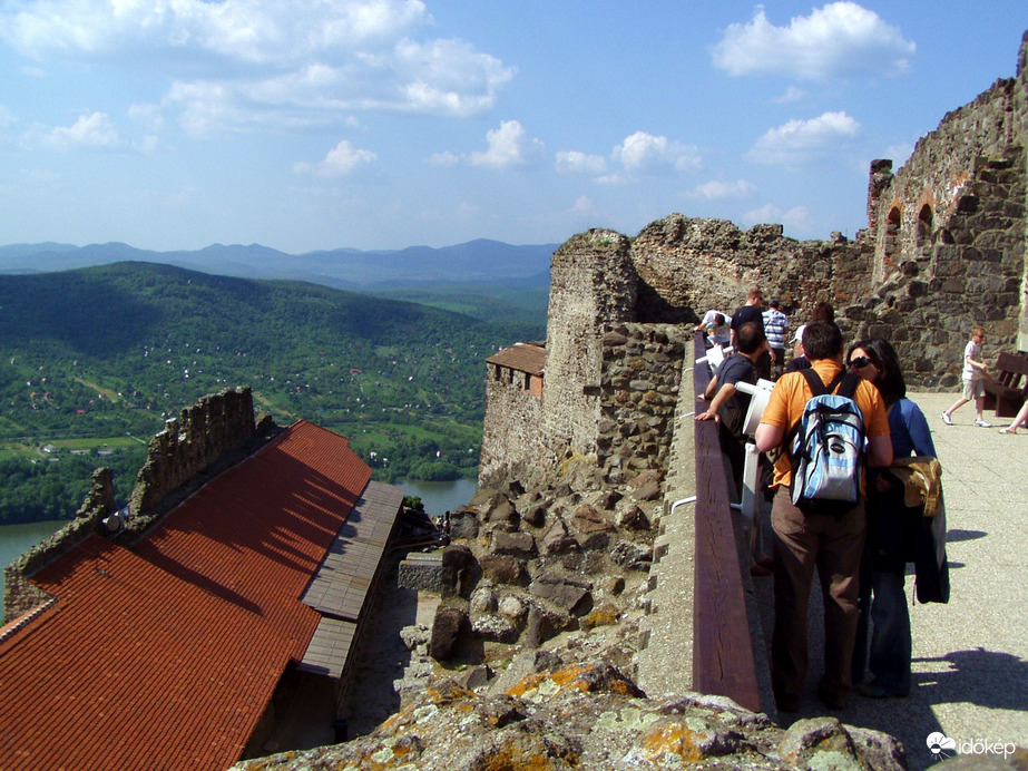Élet a Fellegvárban